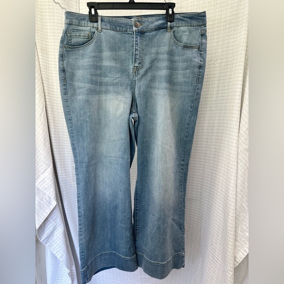 Lane Bryant wide leg jeans - Picture 1 of 2